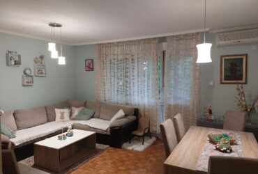Odlican trosoban stan u Beceju