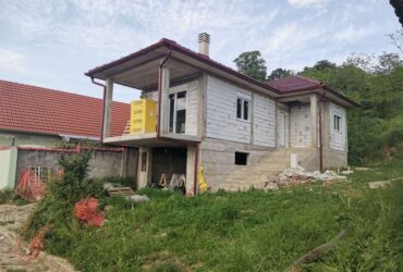 Kuca u izgradnji na prodaju-Irig