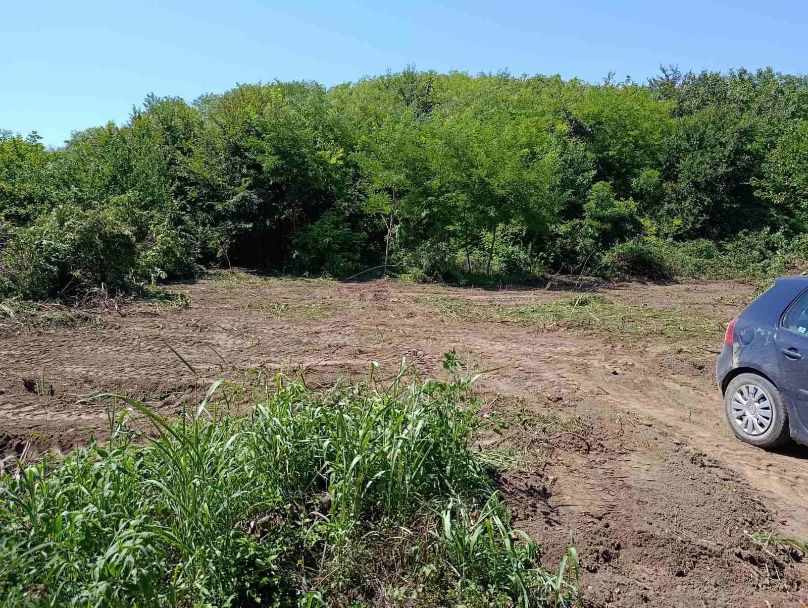 Prodajem dva placa od 4ara-Krcedin