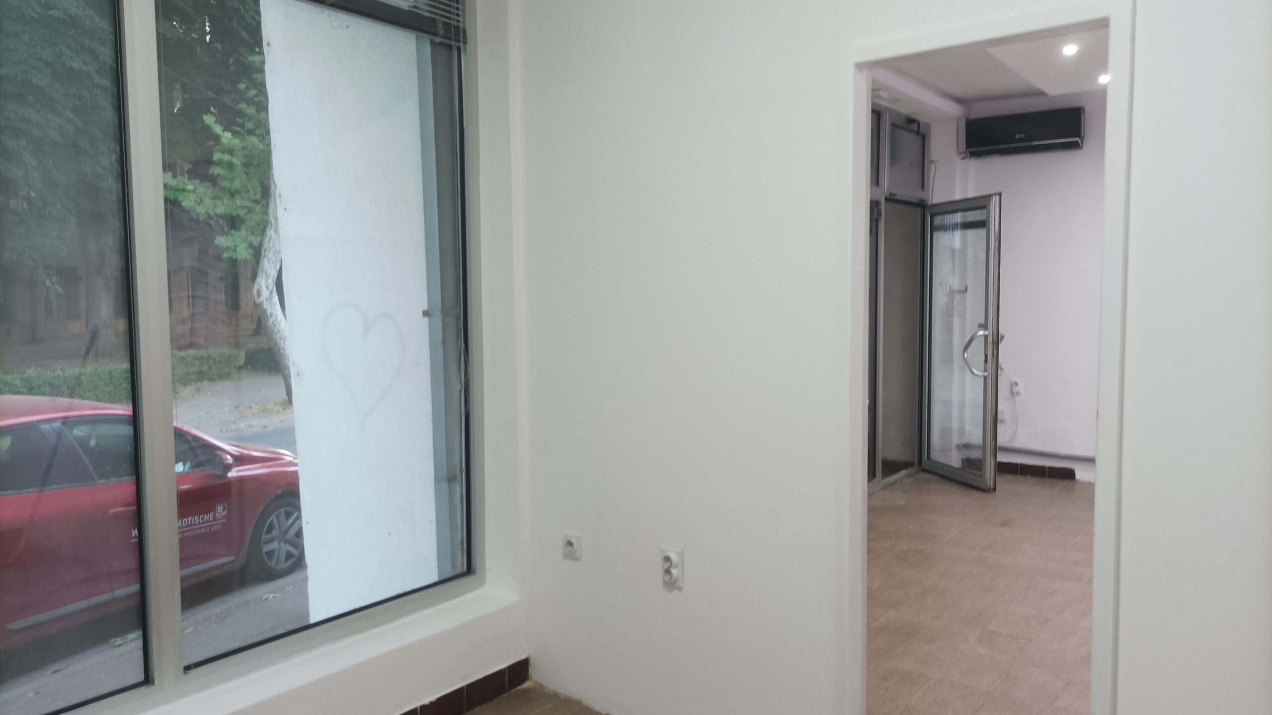 Izdajem LOKAL 30 kvm kod Pravnog fakulteta – Niš