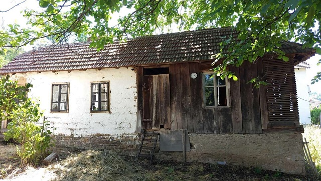 Boljevac-kuca sa okucnicom,1km od centra