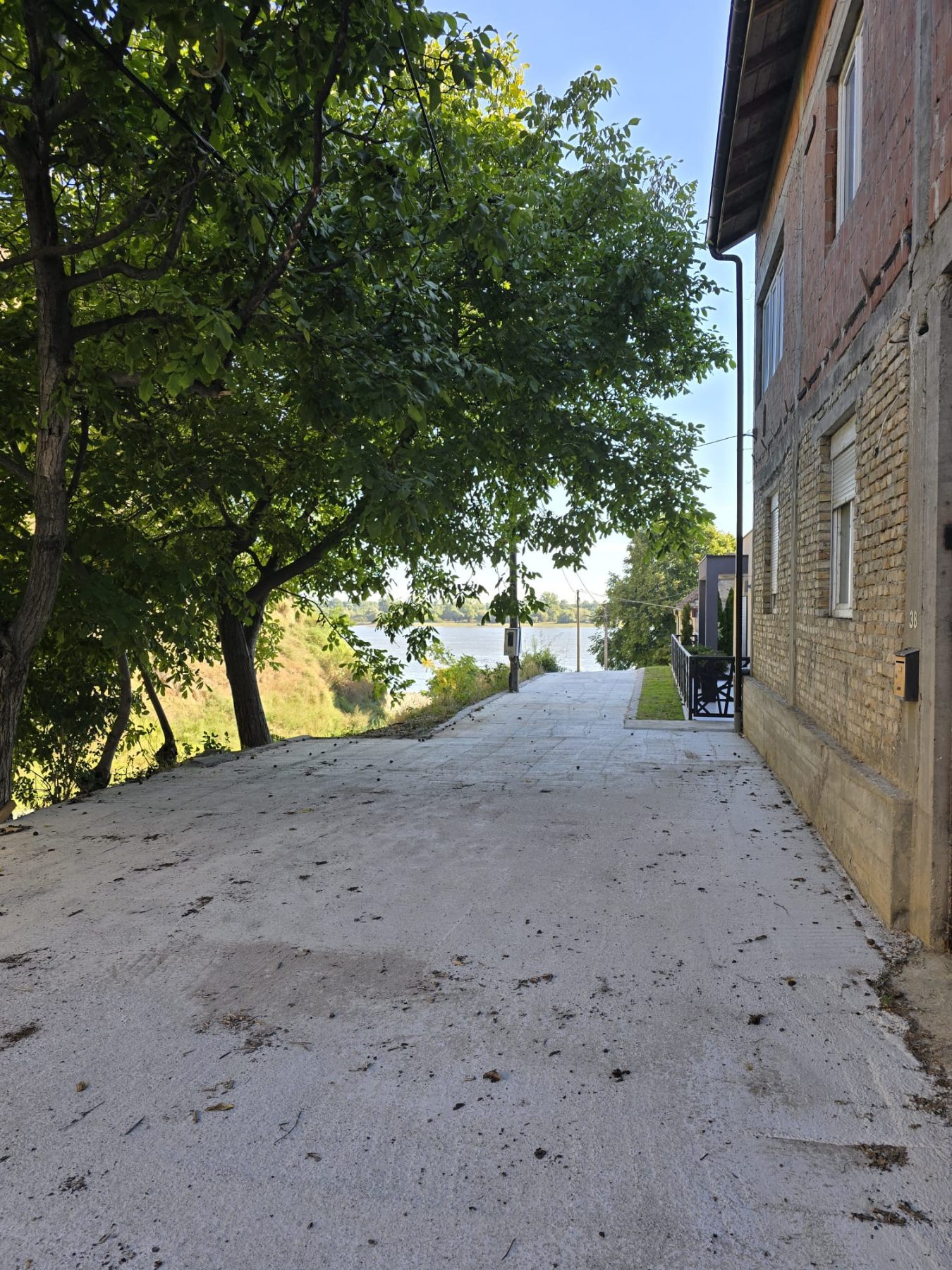 Alpska kuca u Surduku pored Dunava