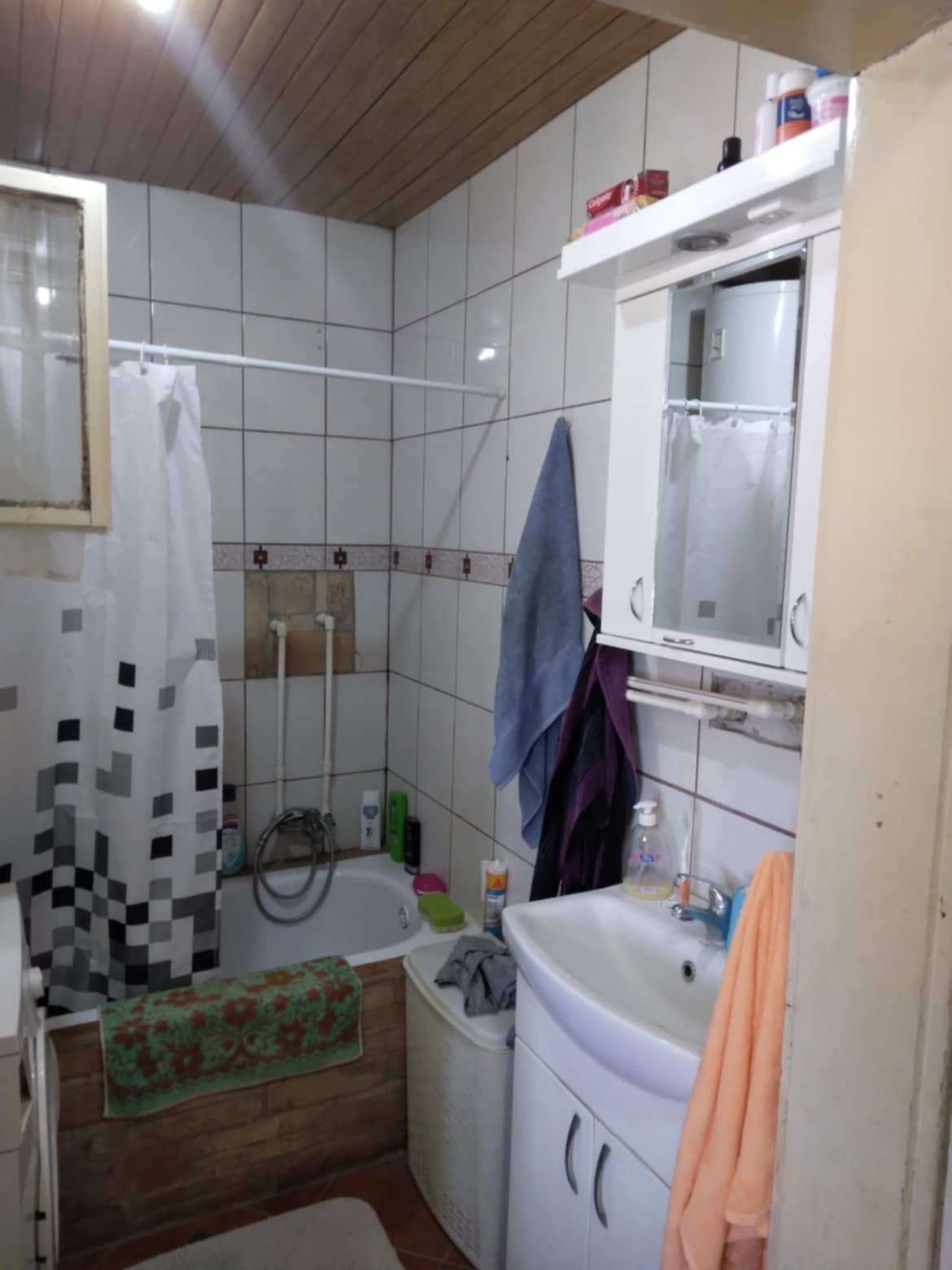 KUCA NA MRTVOJ TISI U BEČEJU