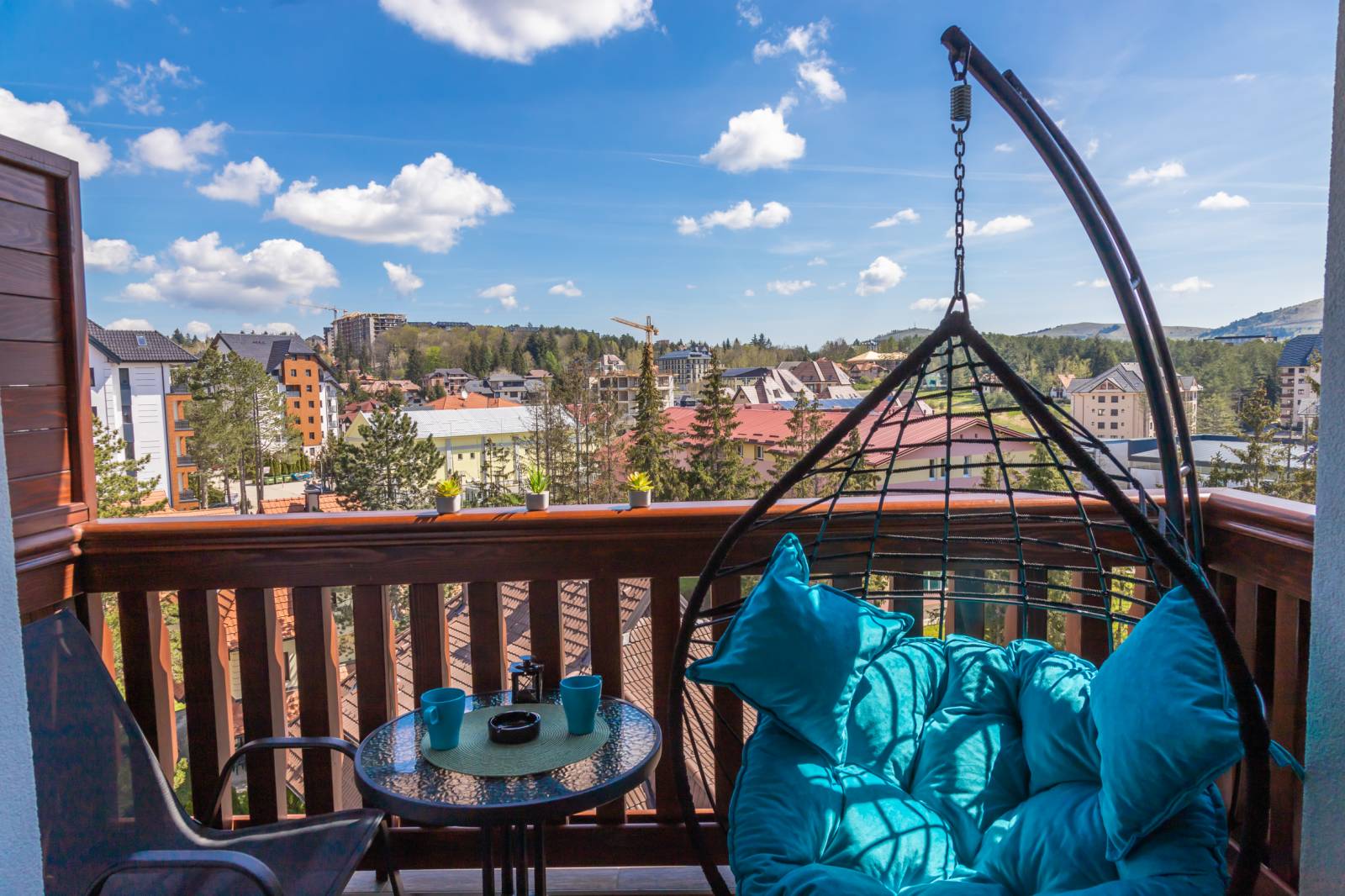 Stanovi na 300m od jezera-Zlatibor