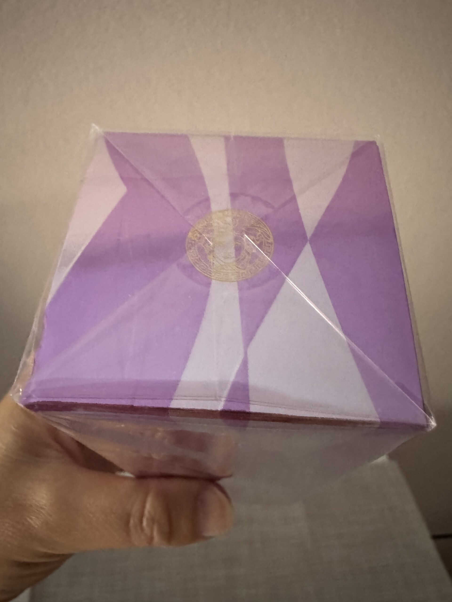 Nov parfem Versace Woman
