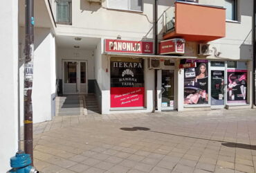 Izdajem opremljen lokal u Inđiji od 100m2
