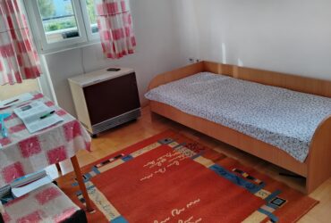 Izdajem stan kod klinickog centra