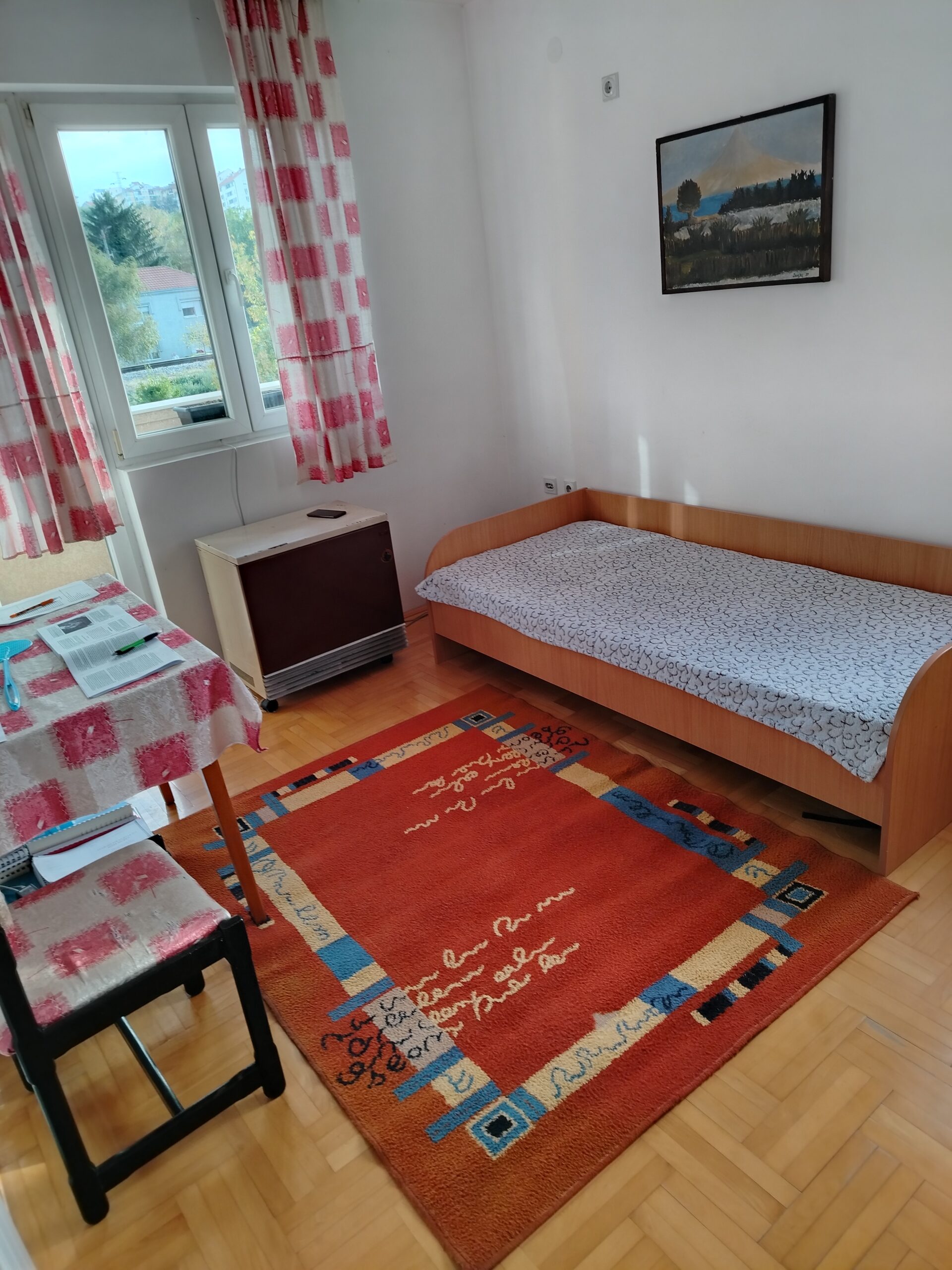 Izdajem stan kod klinickog centra