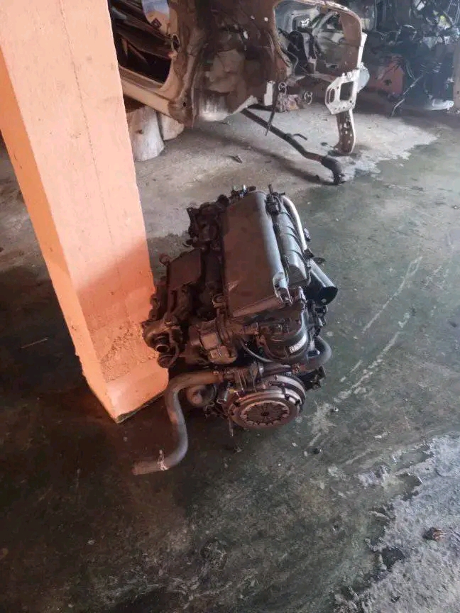 KOMPLETAN.      MOTOR. OD. CITROENA.   C3.   1.4.   HDI.      50.  KW.    SA.  PAPIRIMA.