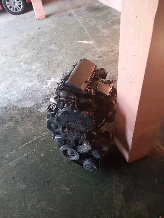 KOMPLETAN.      MOTOR. OD. CITROENA.   C3.   1.4.   HDI.      50.  KW.    SA.  PAPIRIMA.