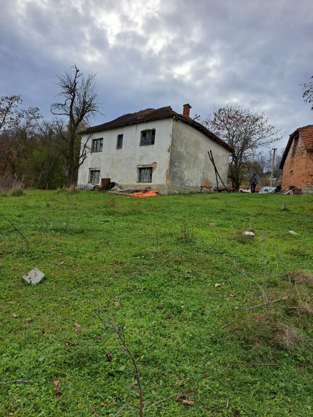 Prodajem kucu Reljinci-Gornji Milanovac