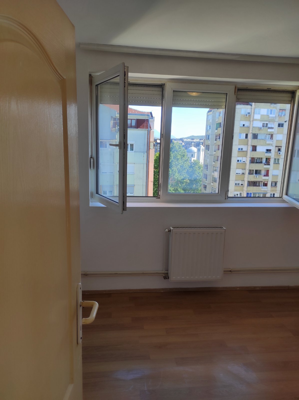 Izdajem jednoiposoban stan u Nišu