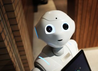 Robot iz Niša biće „negovatelj“ starih u Kini Robot iz Niša biće „negovatelj“ starih u Kini