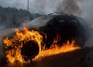 Izgoreo automobil na Bubnju Izgreo automobil