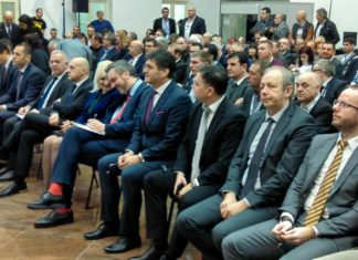 Poslovni forum: Srbija i Bugarska da zajedno grade puteve Poslovni forum Srbije i Bugarske u Oficirskom domu