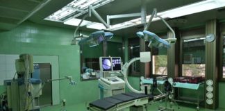 Rekonstruisana još jedna operaciona sala u Vojnoj bolnici u Nišu Operaciona sala namenjena mikroinvazivnoj hirurgiji iz oblasti hirugrije zglobova u Vojnoj bolnici Niš; Foto: Ministarstvo odbrane