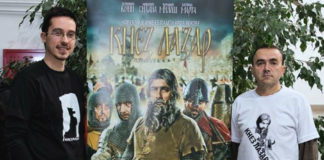 Dobrotvorni koncert u Nišu: Vitezovi i igrački ansambli za snimanje filma o knezu Lazaru Marko Marinković, autor filma "Knez Lazar" i Vladan Vučković, potpredsednik "Petrus" Zabrega.