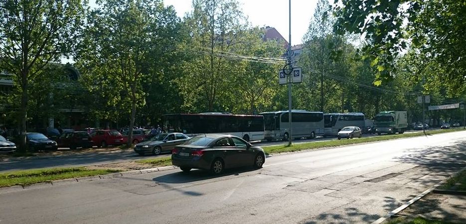Devet osoba povređeno na Bulevaru Nemanjića u Nišu: Autobus naglo ...