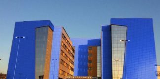 Plavo osvetljenje novog Kliničkog centra Niš kao simbol podrške osobama sa autizmom Ovako će izgledati nova zgrada KC Niš večeras