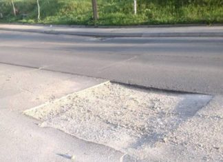 PSG: Ulice u Nišu nebezbedne i u lošem stanju uprkos velikim ulaganjima Rupa na kolovozu kod Pivare u Nisu