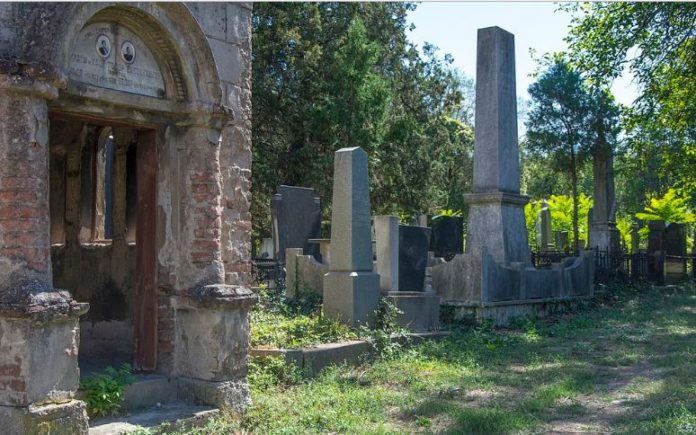 Staro groblje u Nišu, spomenici; Foto: Wikipedia Đorđe Marković