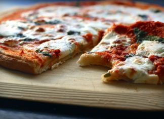 Šefovi, pažnja: Zaposlene ne motivišu bonusi, nego pica? pizza