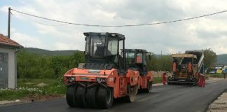 Presvlačenje kolovoza ka Matejevačkoj petlji Presvlačenje kolovoza ka Matejevačkoj petlji