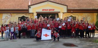 Učenici iz Niša se takmičili u pružanju prve pomoći Niška omladina na takmičenju iz prve pomoći; Foto: Crveni Krst Niš