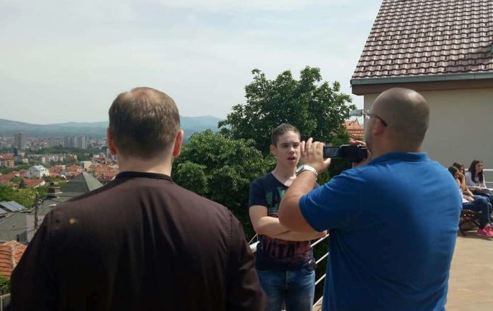 Niški učenici snimili dokumentarni film o Crvenom krstu u Nišu