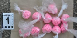 Mladom Nišliji pretresli stan i pronašli opojnu drogu Foto: PU Niš