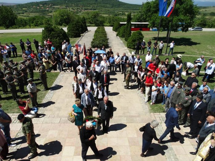 Polaganje venaca na Čegru; Foto: GO Pantelej