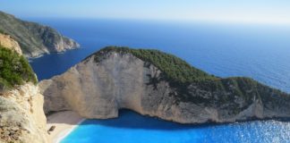 Nove takse za turiste koji letuju u Grčkoj zakintos