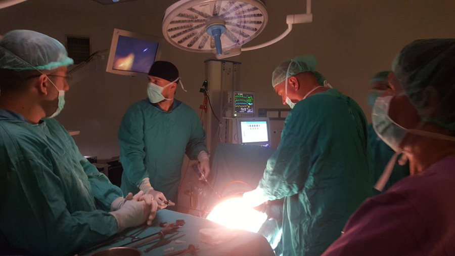 Plasiranje tzv. peritonealnog katetera laparoskopskom tehnikom