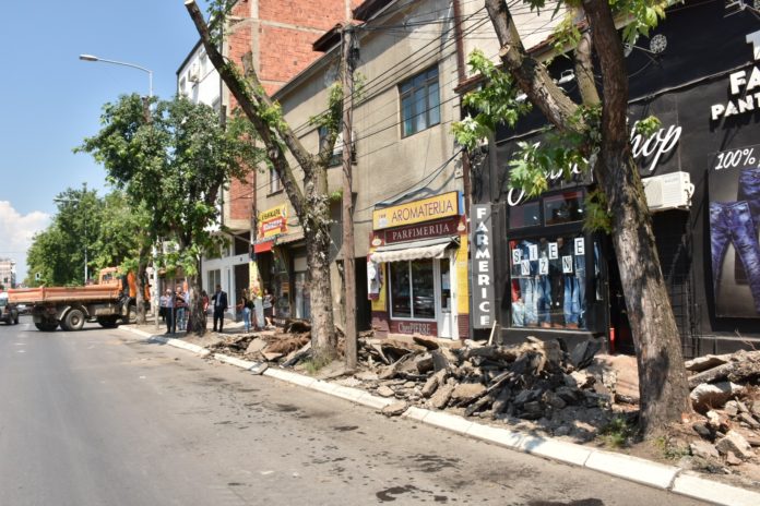 Počela rekonstrukcija trotoara u Voždovoj ulici; Foto: Grad Niš