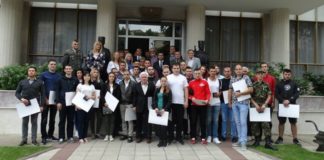 Značke i zahvalnice Nišlijama za dobrovoljno služenje vojnog roka