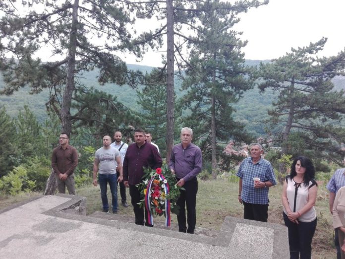 Polaganje venaca Polaganje venaca; Foto: GO Niška Banja
