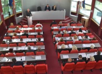 Odbornici satima raspravljali o završnom budžetu Grada Niša Sednica Skupština Grada Niša