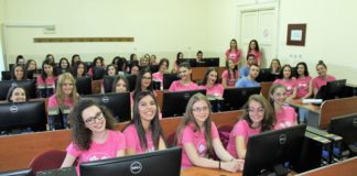 Niški studenti pišu za Vikipediju Studenti koji pišu za Vikipediju; Foto: Filozofski fakultet Niš
