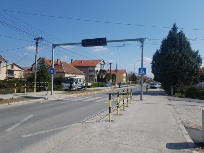 pesacka zona Zaštitna ograda u zoni škole