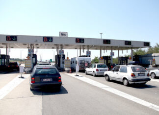 Policija kod Niša i Ražnja zaplenila 85 kilograma marihuane, uhapšene dve osobe Naplatna rampa
