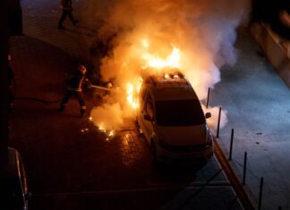 Dva automobila gorela noćas u Somborskoj Foto: Davorin Dinić