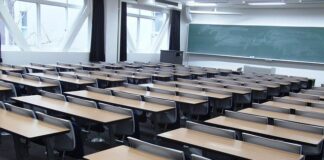 Sindikati prosvete traže obustavu nastave u školama. Tvrde da je broj zaraženih učenika veći sindikati prosvete