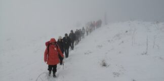 Preslap: Uspon na Kusaču uspešno izveden uprkos snegu i magli uspon na kusaču