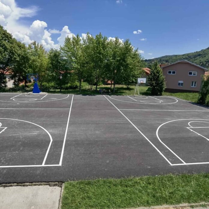 Foto: GO Niška Banja dva košarkaška terena