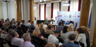 Uoči početka školske godine, sastanak u Gradskoj kući sa direktorima osnovnih i srednjih škola u Nišu sastanak