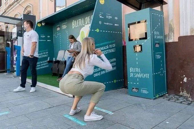In-This-Town-You-Can-Ride-the-Bus-for-Free-if-You-Do-20-Squats_0-x Foto: neatorama.com