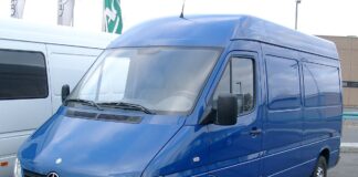 Niško Narodno pozorište dobija kombi i „audi“ iz depoa carine