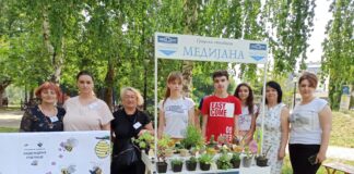 Novogodišnja izložba učeničkih radova zadruge „Nadeždine pčelice“ i zadruge „Suncokreti“