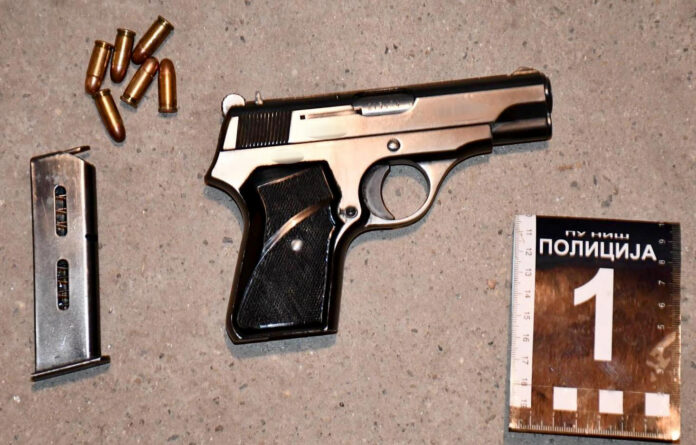 pistolj pljacka mup