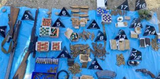 Policija pronašla kod muškarca bombe, puške i municiju